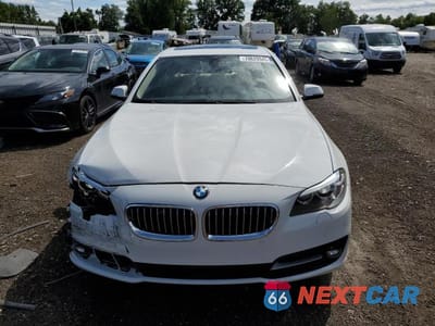 Piąte zdjęcie samochodu w środku: 2016 BMW 528 XI VIN:WBA5A7C53GG151772 - miniatura
