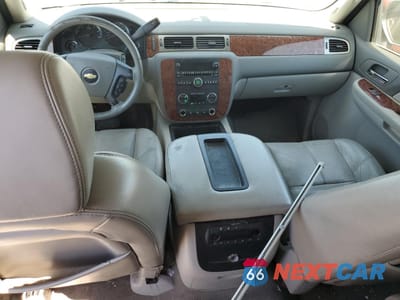 Zdjęcie 8 z 13 samochodu: 2007 CHEVROLET SUBURBAN K1500 VIN:1GNFK16387J166953 - miniatura
