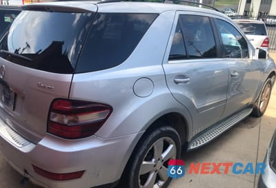 Czwarte zdjęcie samochodu z boku: 2011 MERCEDES-BENZ ML 350 4MATIC VIN:4JGBB8GB4BA676243 - miniatura