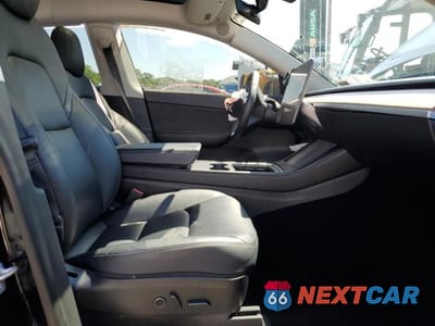 Zdjęcie 7 z 12 samochodu: 2021 TESLA MODEL Y VIN:5YJYGDEE7MF131105 - miniatura