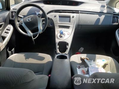 Zdjęcie 8 z 12 samochodu: 2012 TOYOTA PRIUS PLUG-IN VIN:JTDKN3DP4C3010116 - miniatura