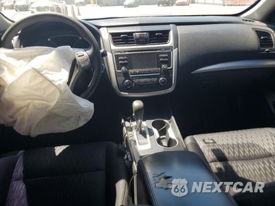 Zdjęcie 8 z 12 samochodu: 2017 NISSAN ALTIMA 2.5 VIN:1N4AL3AP3HN364510 - miniatura