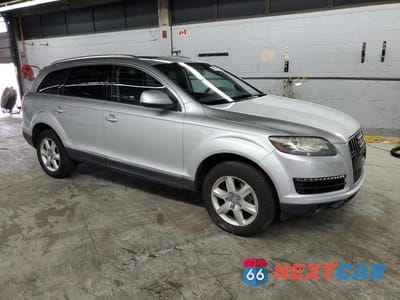 Czwarte zdjęcie samochodu z boku: 2013 AUDI Q7 PREMIUM PLUS VIN:WA1LGAFE3DD008717 - miniatura
