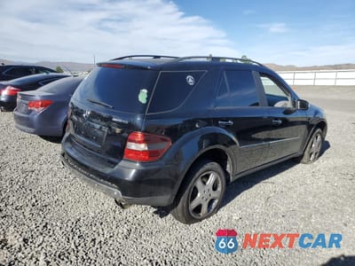 Trzecie zdjęcie samochodu z tyłu: 2006 MERCEDES-BENZ ML 500 VIN:4JGBB75E06A015452 - miniatura