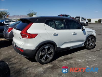 Trzecie zdjęcie samochodu z tyłu: 2019 VOLVO XC40 T5 MOMENTUM VIN:YV4162UK5K2116986 - miniatura