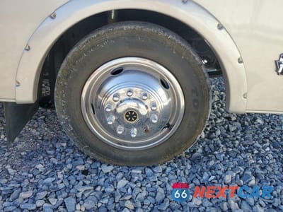Zdjęcie 8 z 10 samochodu: 2011 FORD F53 VIN:1F65F5DY0B0A01740 - miniatura