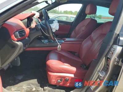 Zdjęcie 7 z 13 samochodu: 2017 MASERATI LEVANTE LUXURY VIN:ZN661XUL5HX238657 - miniatura