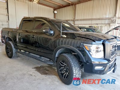 Czwarte zdjęcie samochodu z boku: 2021 NISSAN TITAN SV VIN:1N6AA1ED3MN502722 - miniatura