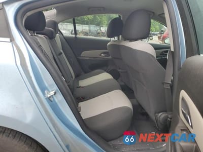 Zdjęcie 10 z 12 samochodu: 2011 CHEVROLET CRUZE LS VIN:1G1PC5SH6B7107918 - miniatura