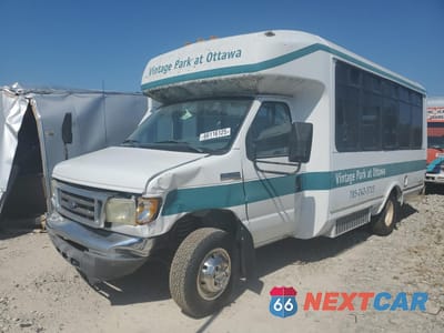 Drugie zdjęcie samochodu z przodu: 2006 FORD ECONOLINE E350 SUPER DUTY CUTAWAY VAN VIN:1FDWE35S86HB37734 - miniatura