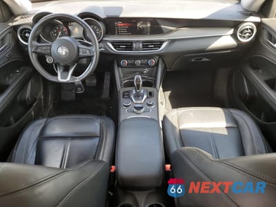 Zdjęcie 8 z 16 samochodu: 2020 ALFA ROMEO STELVIO TI VIN:ZASPAKBNXL7C84532 - miniatura