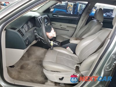 Zdjęcie 7 z 14 samochodu: 2005 CHRYSLER 300 TOURING VIN:2C3JA53G45H587883 - miniatura