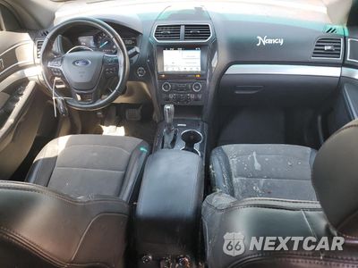 Zdjęcie 8 z 14 samochodu: 2017 FORD EXPLORER XLT VIN:1FM5K8D87HGA27435 - miniatura