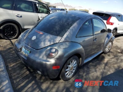 Trzecie zdjęcie samochodu z tyłu: 2005 VOLKSWAGEN NEW BEETLE GLS VIN:3VWCK31C55M414085 - miniatura