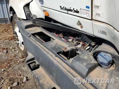 Zdjęcie 9 z 10 samochodu: 2016 INTERNATIONAL PROSTAR SEMI TRUCK VIN:3HSDJAPR9GN107422 - miniatura