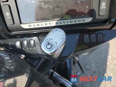 Zdjęcie 8 z 10 samochodu: 2017 HARLEY-DAVIDSON FLHTK ULTRA LIMITED VIN:1HD1KED14HB674536 - miniatura