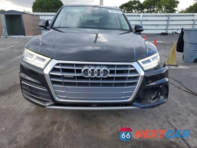 Piąte zdjęcie samochodu w środku: 2019 AUDI Q5 PREMIUM PLUS VIN:WA1BNAFY7K2132994 - miniatura