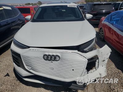 Piąte zdjęcie samochodu w środku: 2025 AUDI Q6 E-TRON PREMIUM PLUS VIN:WA124BGF1SA025516 - miniatura