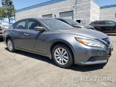 Czwarte zdjęcie samochodu z boku: 2017 NISSAN ALTIMA 2.5 VIN:1N4AL3AP3HN361963 - miniatura