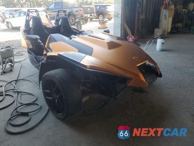 Czwarte zdjęcie samochodu z boku: 2019 POLARIS SLINGSHOT SLR VIN:57XAARFA5K8131894 - miniatura