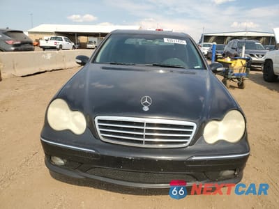 Piąte zdjęcie samochodu w środku: 2005 MERCEDES-BENZ C 230K SPORT SEDAN VIN:WDBRF40J85F631460 - miniatura