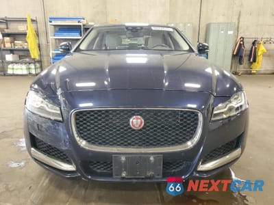 Piąte zdjęcie samochodu w środku: 2016 JAGUAR XF PRESTIGE PRESTIGE VIN:SAJBK4BV1GCY19743 - miniatura