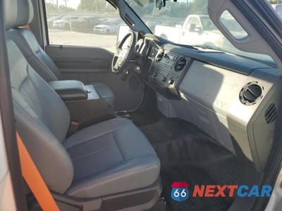 Zdjęcie 10 z 13 samochodu: 2013 FORD F-250 SUPER DUTY *** PRIOR FLEET *** VIN:1FTBF2A68DEB82173 - miniatura