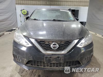 Piąte zdjęcie samochodu w środku: 2017 NISSAN SENTRA S VIN:3N1AB7AP3HY261050 - miniatura