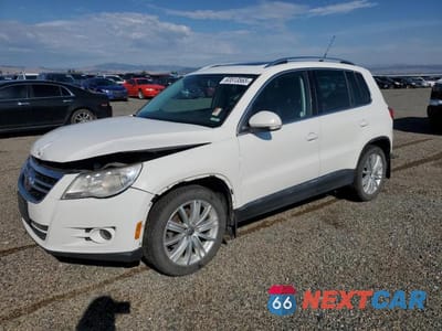 2011 VOLKSWAGEN TIGUAN S WVGBV7AX0BW569487 - główne zdjęcie licytacji z USA - miniatura