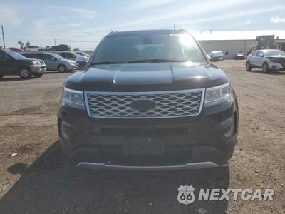 Piąte zdjęcie samochodu w środku: 2017 FORD EXPLORER PLATINUM VIN:1FM5K8HTXHGD50635 - miniatura