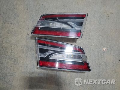 Zdjęcie 12 z 15 samochodu: 2016 TESLA MODEL S VIN:5YJSA1E24GF129201 - miniatura