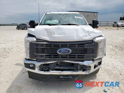 Piąte zdjęcie samochodu w środku: 2024 FORD F350 SUPER DUTY VIN:1FT8W3DT9REC85031 - miniatura