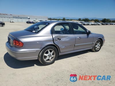 Trzecie zdjęcie samochodu z tyłu: 2005 HYUNDAI SONATA GLS VIN:KMHWF35H95A156429 - miniatura