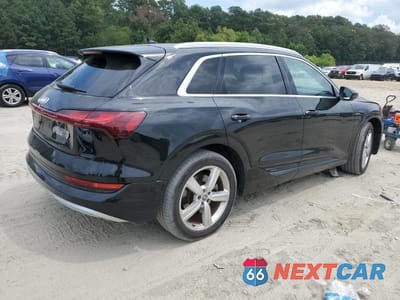 Trzecie zdjęcie samochodu z tyłu: 2019 AUDI E-TRON PREMIUM PLUS VIN:WA1LAAGE6KB008803 - miniatura