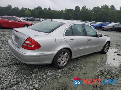 Trzecie zdjęcie samochodu z tyłu: 2004 MERCEDES-BENZ E 320 4MATIC VIN:WDBUF82J94X147479 - miniatura