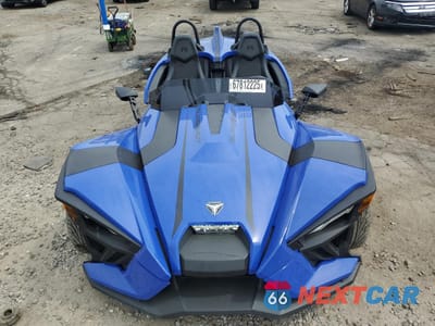 Piąte zdjęcie samochodu w środku: 2023 POLARIS SLINGSHOT SL VIN:57XAAPHD3P8154755 - miniatura