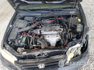 Zdjęcie 11 z 13 samochodu: 2002 HONDA ACCORD SE VIN:1HGCG32042A034724 - miniatura