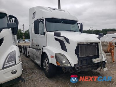 2008 VOLVO VNL SEMI TRUCK 4V4NC9GH18N482610 - główne zdjęcie licytacji z USA - miniatura