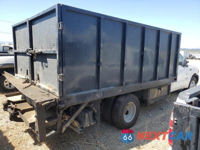 Trzecie zdjęcie samochodu z tyłu: 1999 FORD F350 SUPER DUTY VIN:1FDWF36F1XEC30709 - miniatura