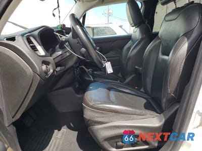 Zdjęcie 7 z 16 samochodu: 2017 JEEP RENEGADE LIMITED VIN:ZACCJADB7HPE40444 - miniatura