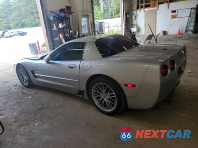Drugie zdjęcie samochodu z przodu: 2004 CHEVROLET CORVETTE Z06 VIN:1G1YY12S645113100 - miniatura