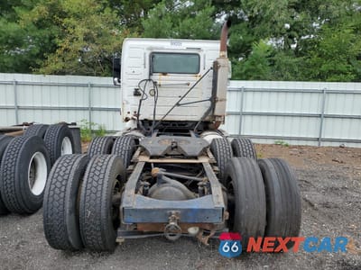 Zdjęcie 6 z 10 samochodu: 1999 VOLVO VN VIN:4VG7DARF7XN772998 - miniatura