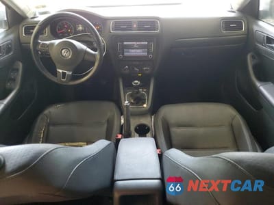 Zdjęcie 8 z 12 samochodu: 2012 VOLKSWAGEN JETTA SE VIN:3VWBP7AJXCM341067 - miniatura