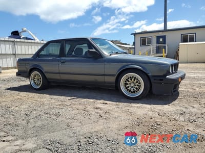 Czwarte zdjęcie samochodu z boku: 1986 BMW 325 E VIN:WBAAB5407G9633572 - miniatura