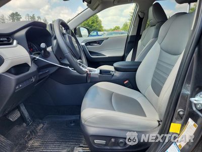Zdjęcie 7 z 14 samochodu: 2019 TOYOTA RAV4 XLE PREMIUM VIN:JTMA1RFV8KD009582 - miniatura