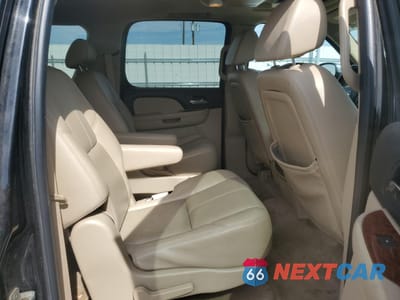 Zdjęcie 11 z 13 samochodu: 2008 CHEVROLET SUBURBAN K1500 LS VIN:3GNFK16338G173926 - miniatura