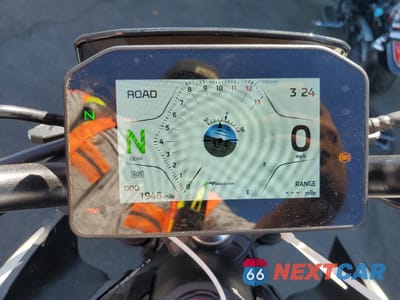 Zdjęcie 7 z 9 samochodu: 2025 KAWASAKI ZR900 S VIN:ML5ZRDS13SDA03090 - miniatura