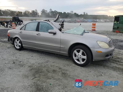 Czwarte zdjęcie samochodu z boku: 2004 MERCEDES-BENZ S 430 VIN:WDBNG70J44A391669 - miniatura