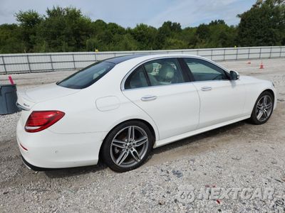 Trzecie zdjęcie samochodu z tyłu: 2019 MERCEDES-BENZ E 300 4MATIC VIN:WDDZF4KB4KA593876 - miniatura