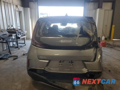 Zdjęcie 6 z 13 samochodu: 2023 KIA SOUL LX VIN:KNDJ23AU1P7867510 - miniatura